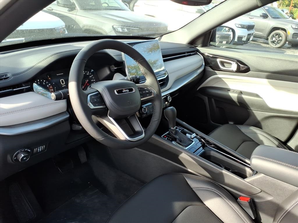 2026 Jeep Compass Limited photo 7