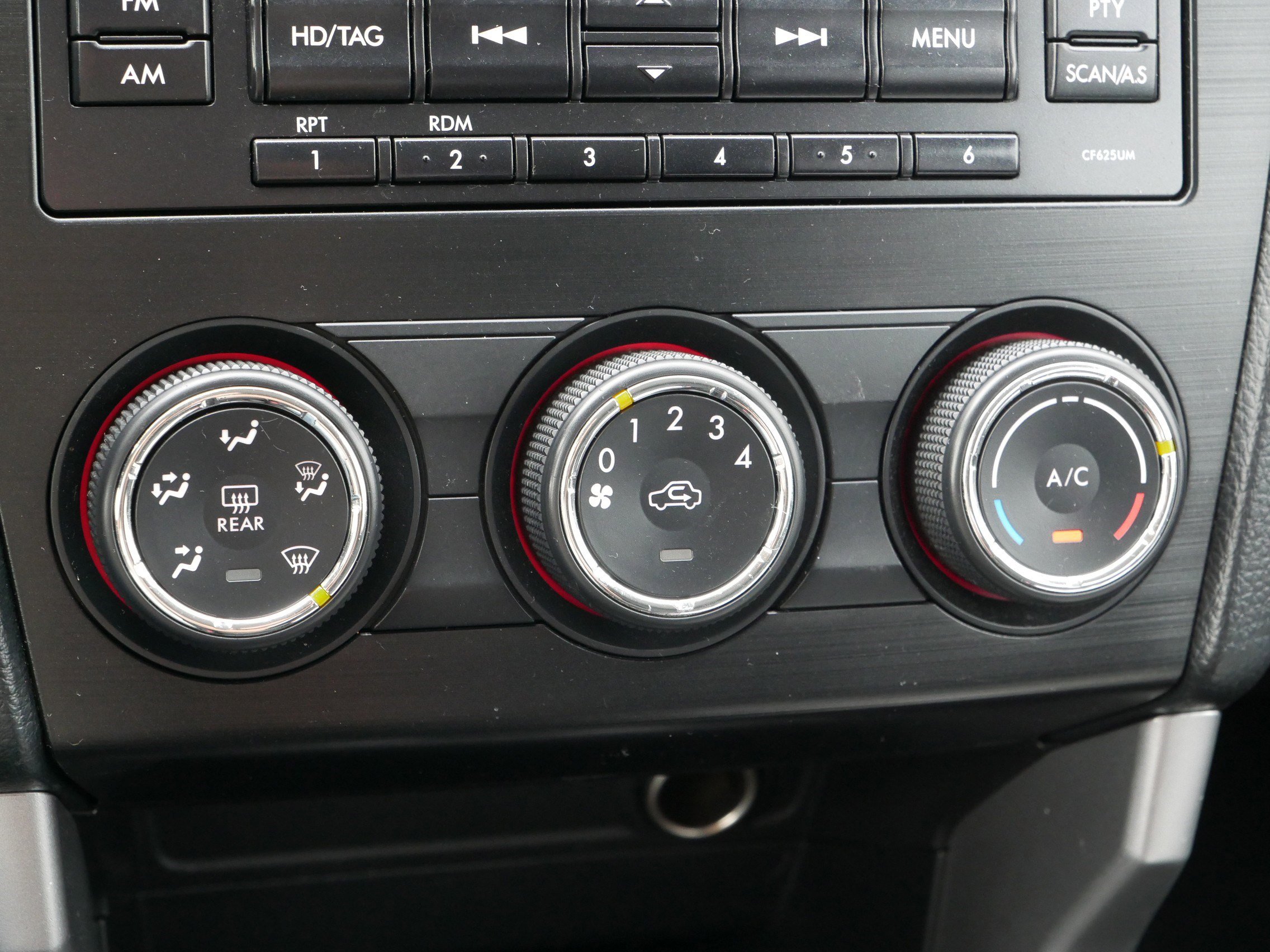 2014 Subaru Forester 2.5i Premium photo 23
