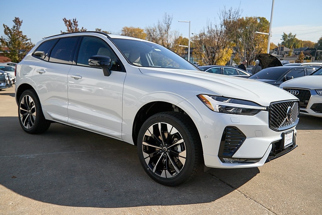 2026 VOLVO XC60 - Image 3