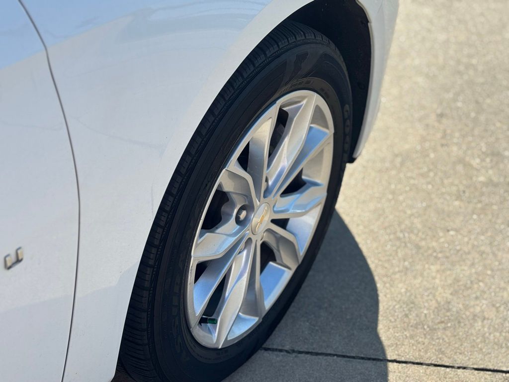 2023 Chevrolet Malibu 1LT photo 24
