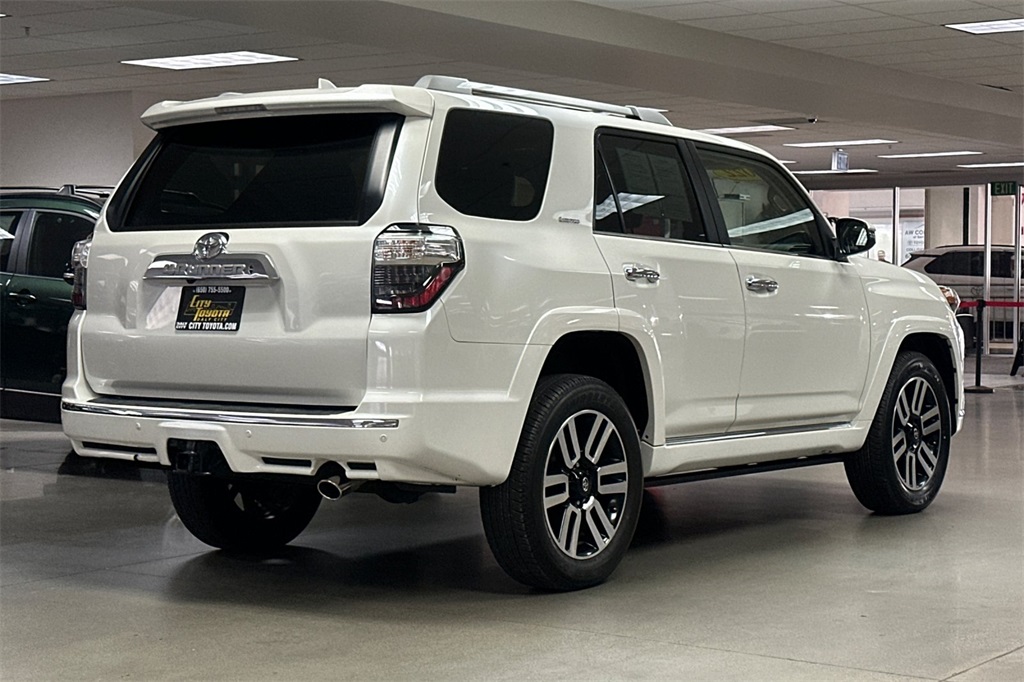 2022 Toyota 4Runner Limited photo 4