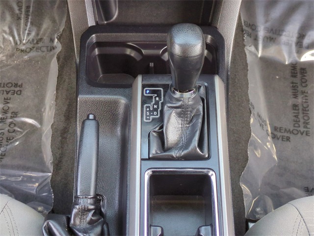 2018 Toyota Tacoma SR5 photo 18