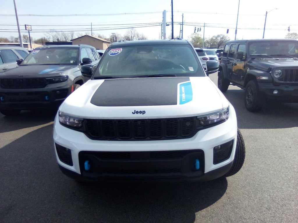 2024 Jeep Grand Cherokee Trailhawk 4xe photo 2
