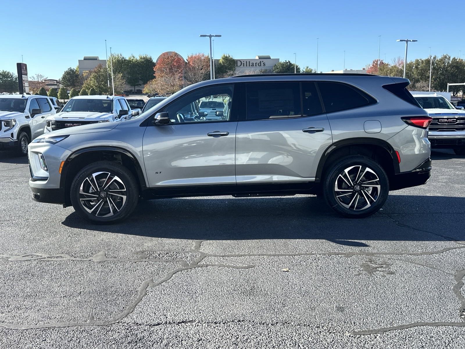 2025 Buick Enclave Sport Touring photo 11
