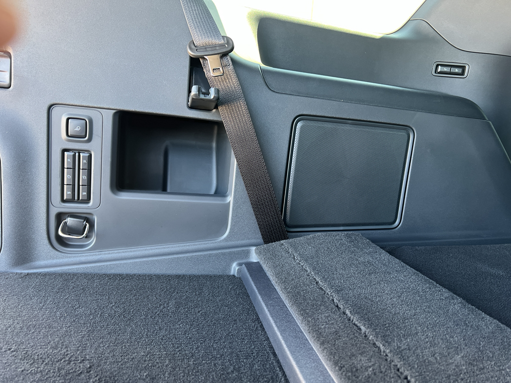 2025 Ford Expedition Platinum photo 3