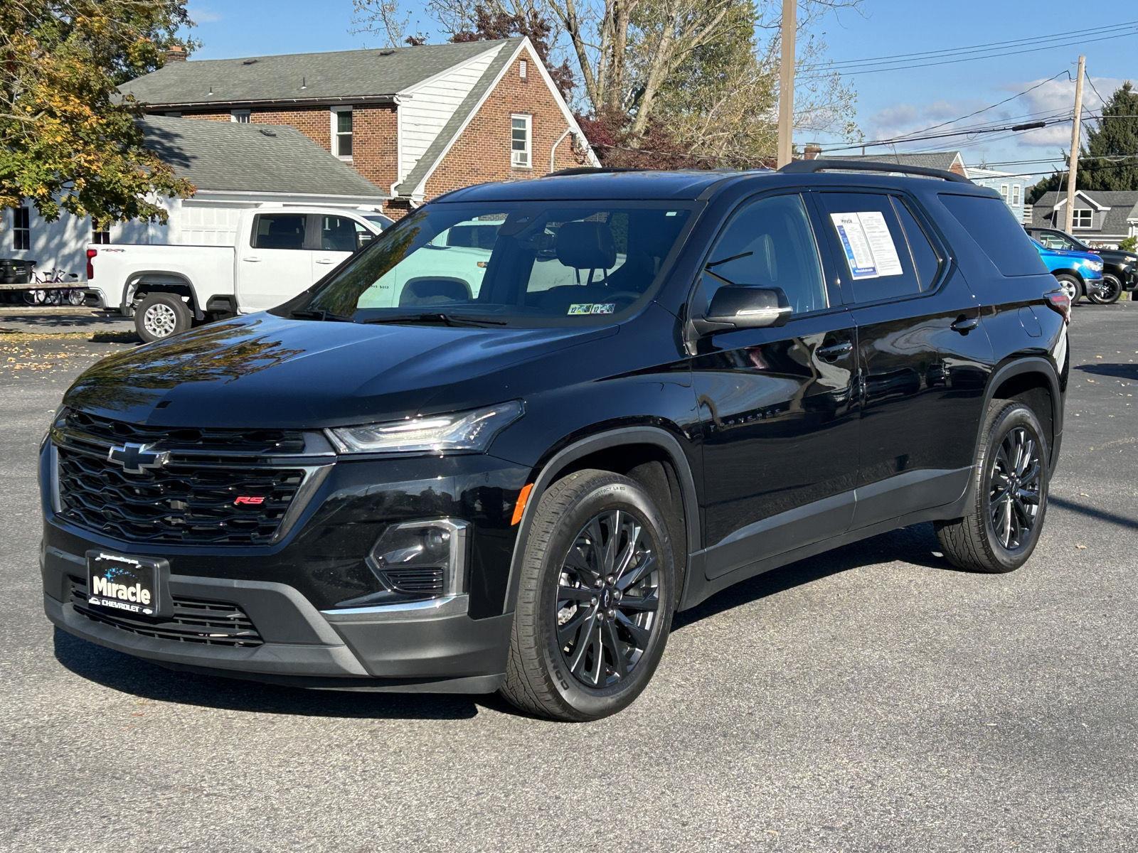 2023 Chevrolet Traverse RS photo 2