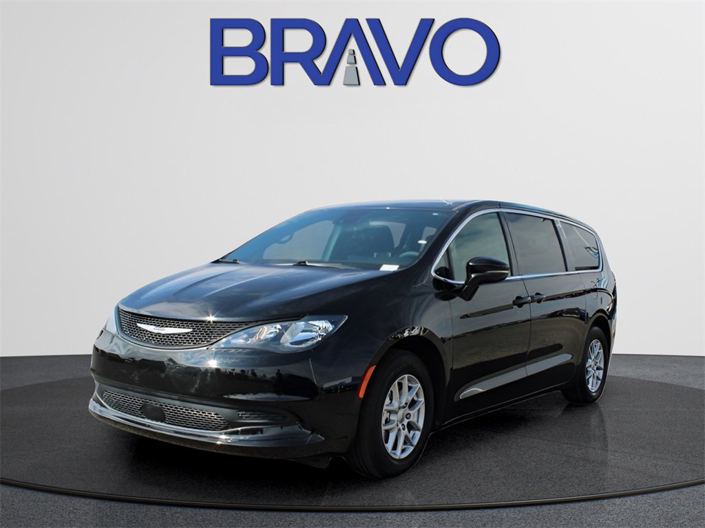 2025 Chrysler Voyager LX's photo