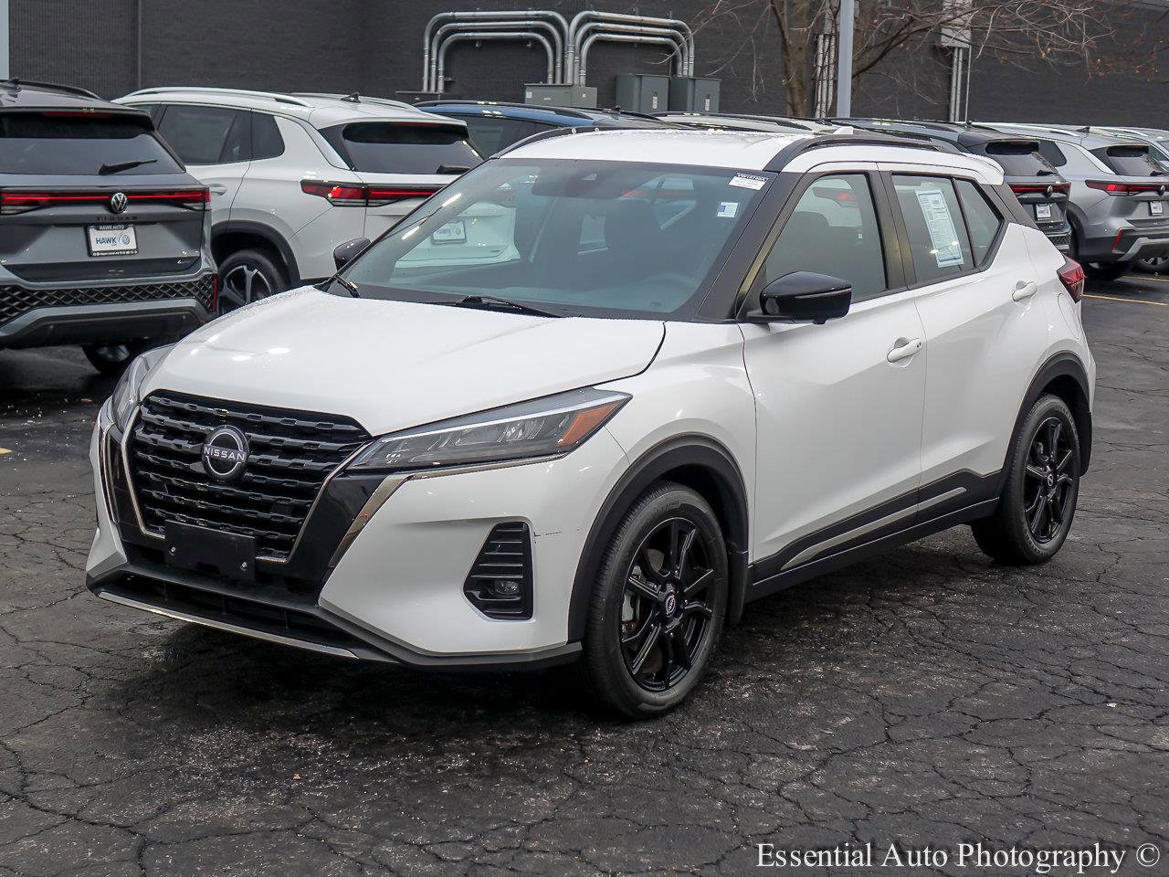 2024 NISSAN KICKS - Image 2