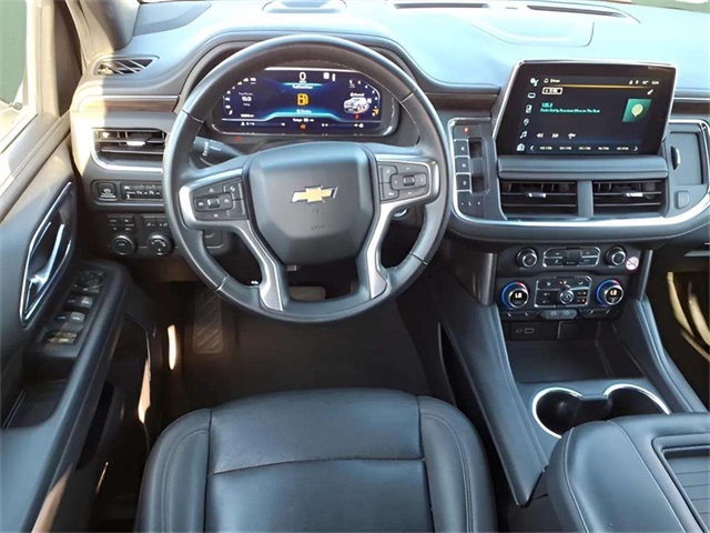 2023 Chevrolet Suburban LT photo 7