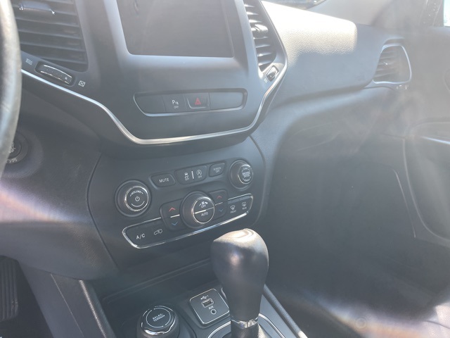 2019 Jeep Cherokee Latitude photo 16