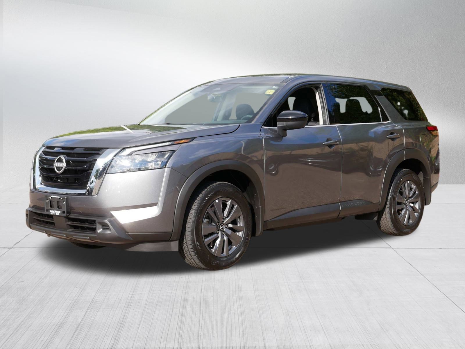 2024 Nissan Pathfinder S photo 3