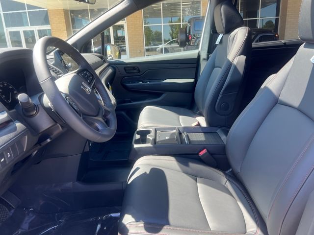 2026 Honda Odyssey photo 8