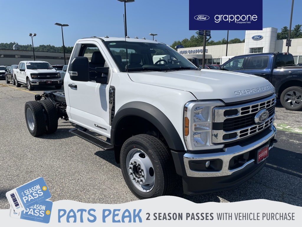 2025 Ford F-550 Super Duty Chassis Cab XL's photo