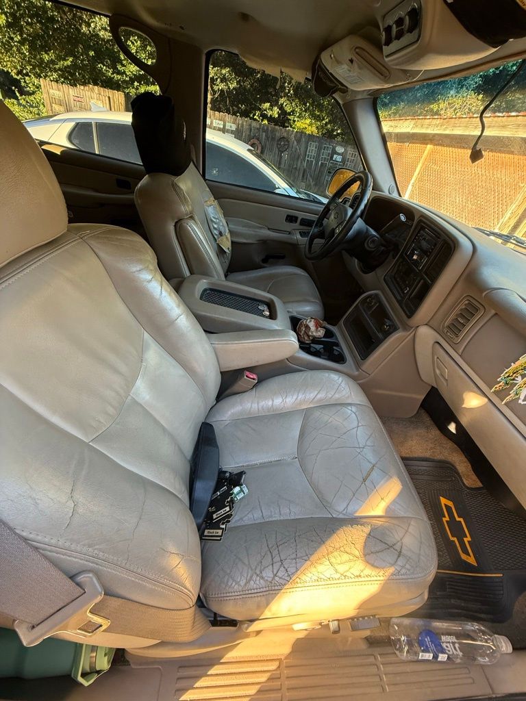 2003 Chevrolet Tahoe LT photo 4