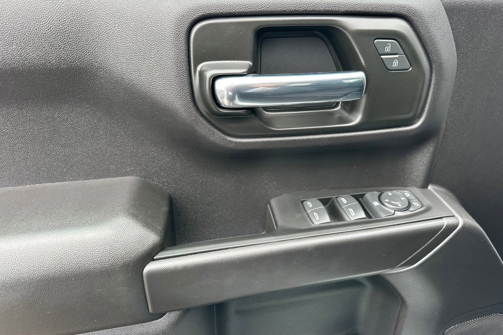 2024 Chevrolet Silverado 1500 Custom Trail Boss photo 11
