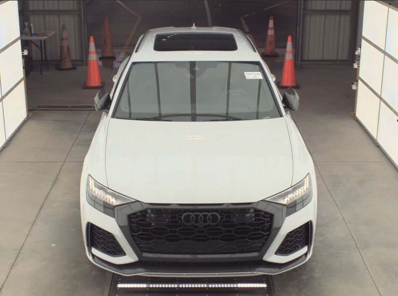 2022 Audi RS Q8 photo 2
