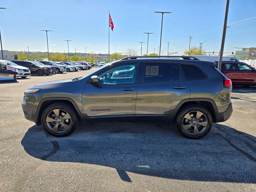 2016 Jeep Cherokee 80th Anniversary Edition photo 3