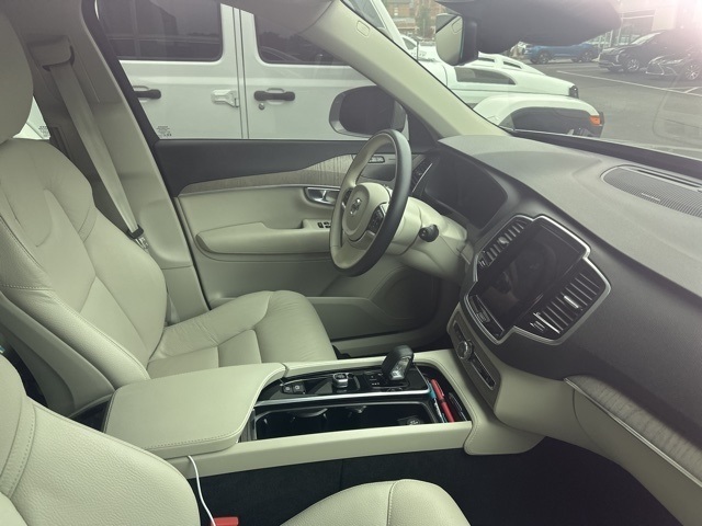 2024 Volvo XC90 Recharge T8 Plus photo 8