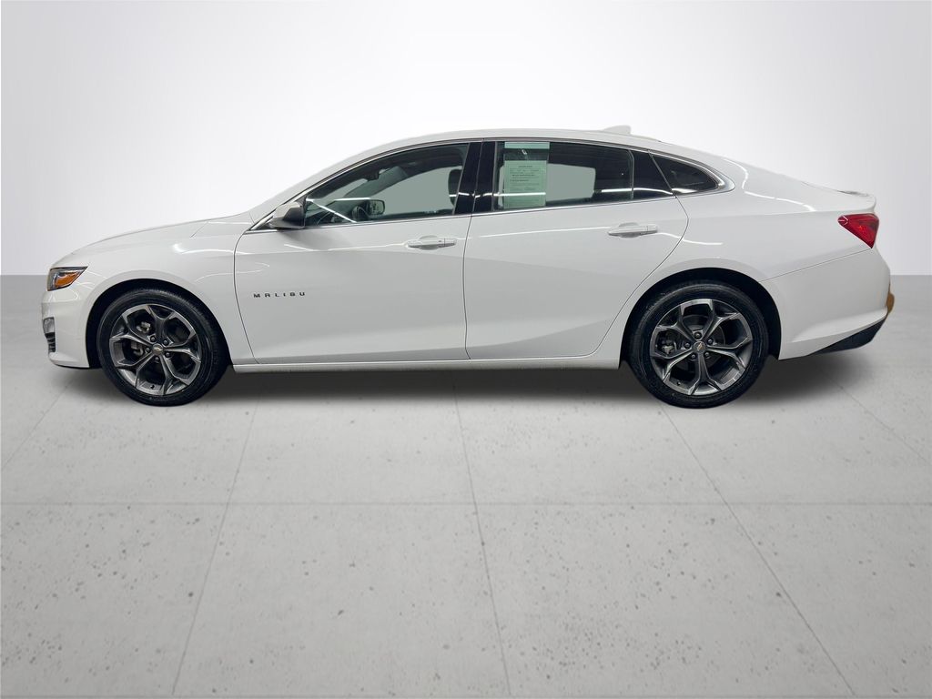 2024 Chevrolet Malibu 1LT photo 3