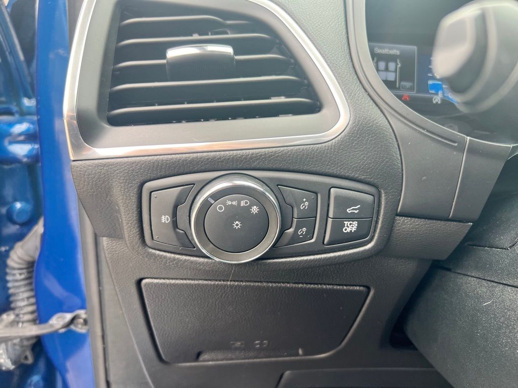 2022 Ford Edge Titanium photo 12