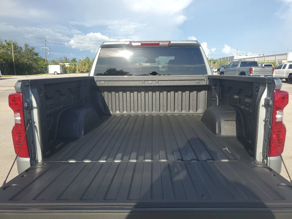 2025 Chevrolet Silverado 1500 Custom photo 21