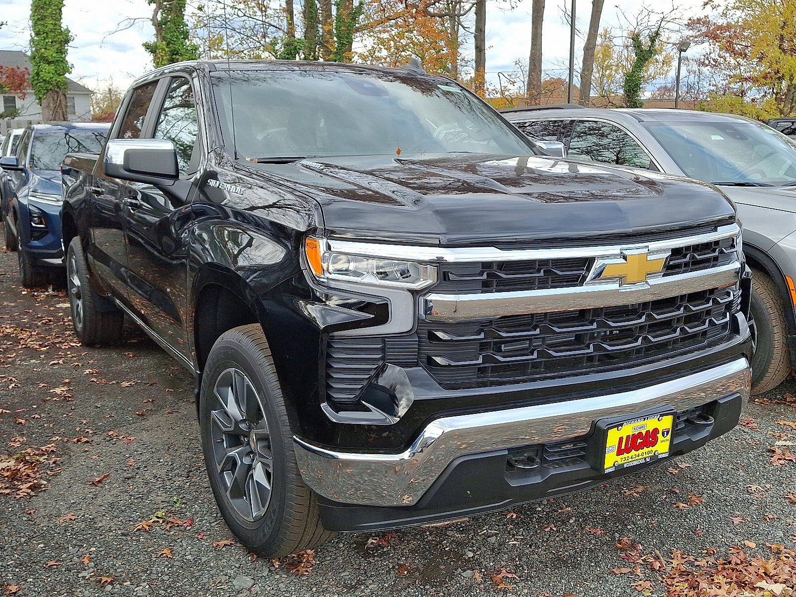 2026 Chevrolet Silverado 1500 LT photo 2