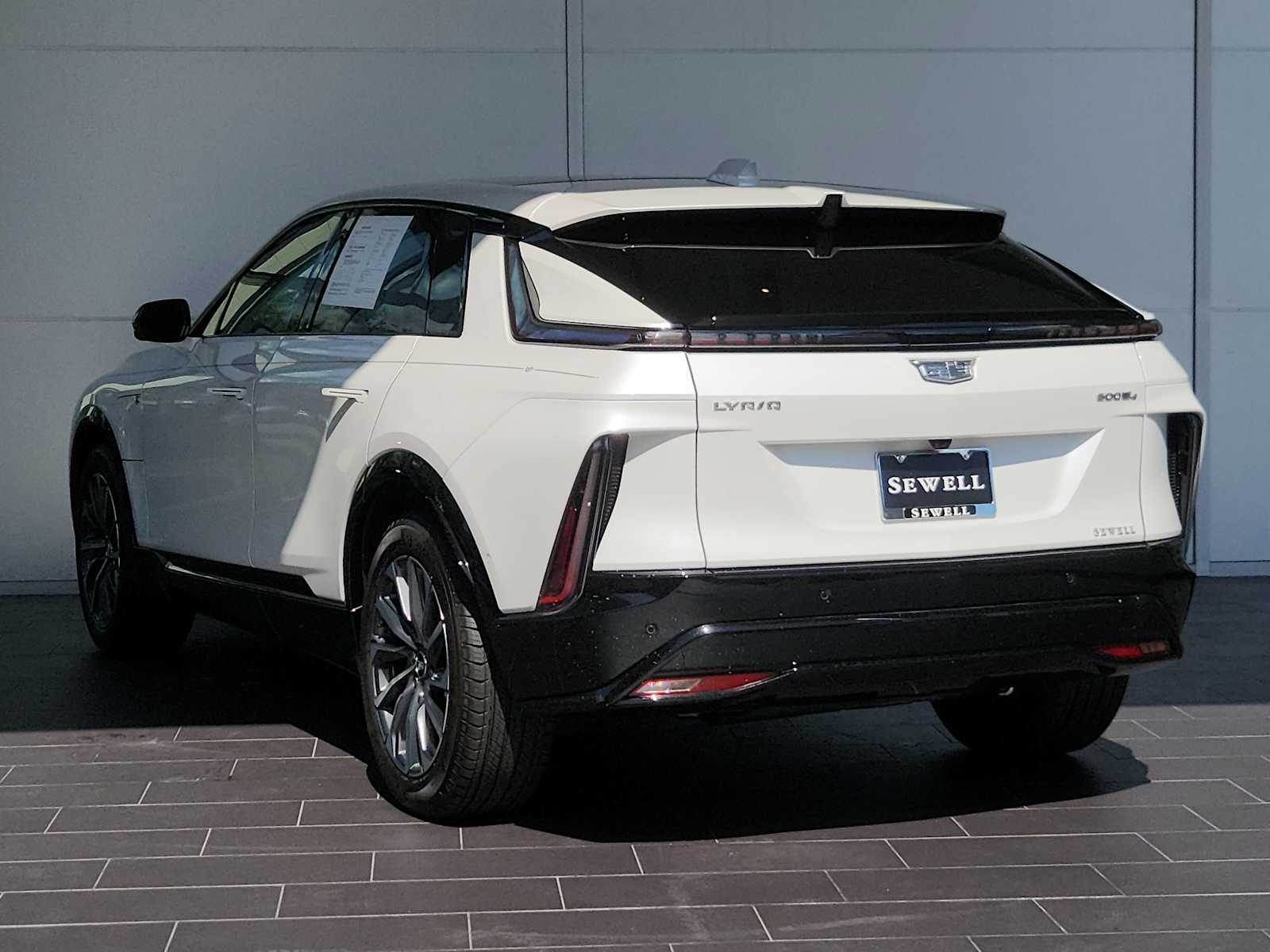 2025 Cadillac Lyriq Sport photo 4