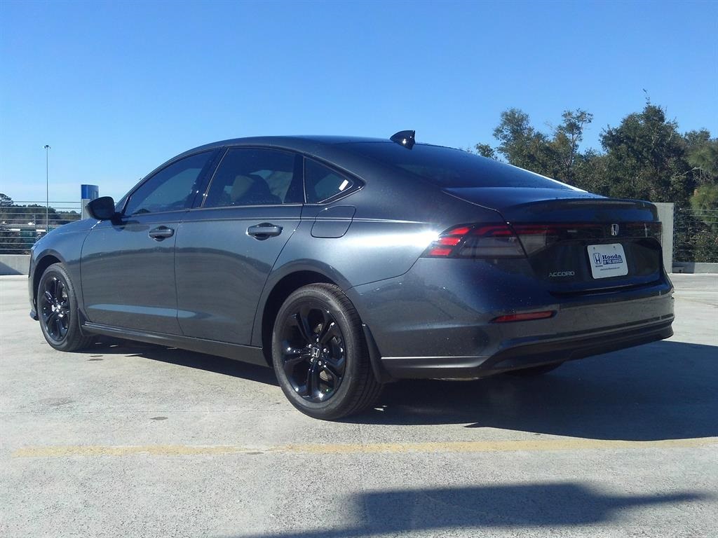 2025 Honda Accord SE photo 5