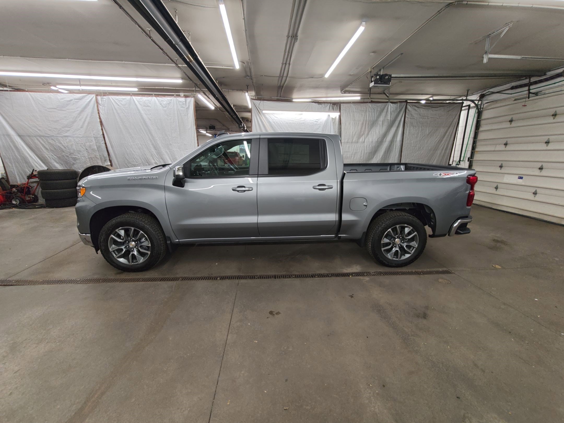 2026 Chevrolet Silverado 1500 LT photo 2