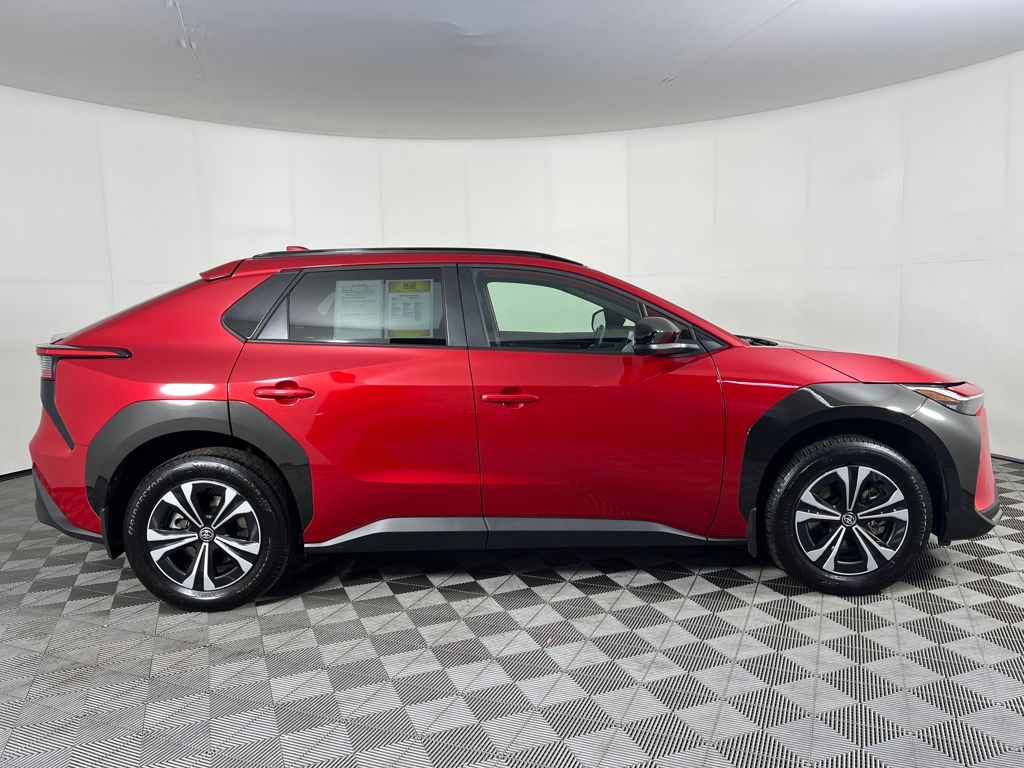 2024 Toyota bZ4X XLE photo 4