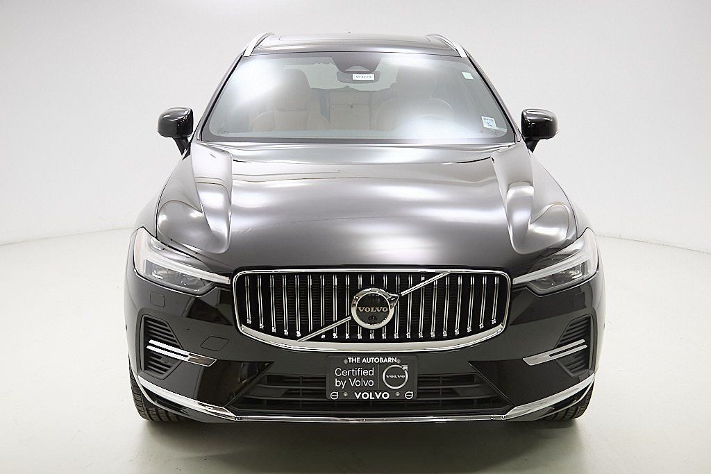 2023 VOLVO XC60 - Image 4