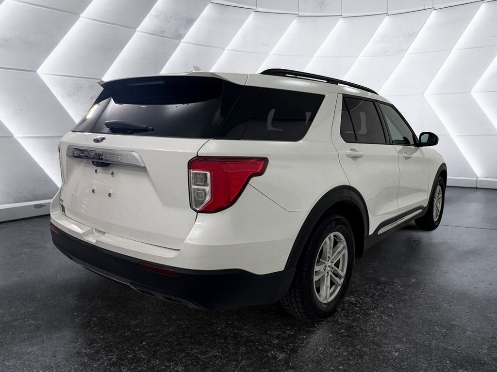2021 Ford Explorer XLT photo 4