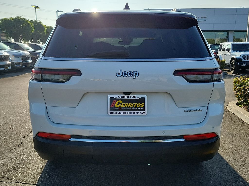 2023 Jeep Grand Cherokee Laredo photo 18