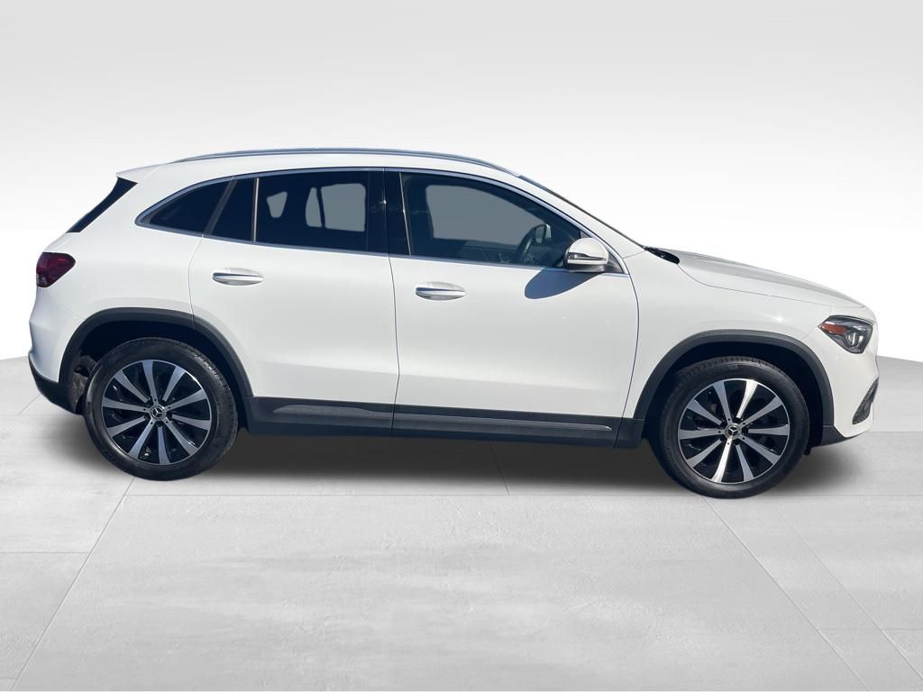 2021 Mercedes Benz GLA 250 4MATIC photo 4