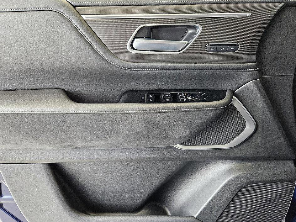 2025 Infiniti QX80 Sensory photo 26