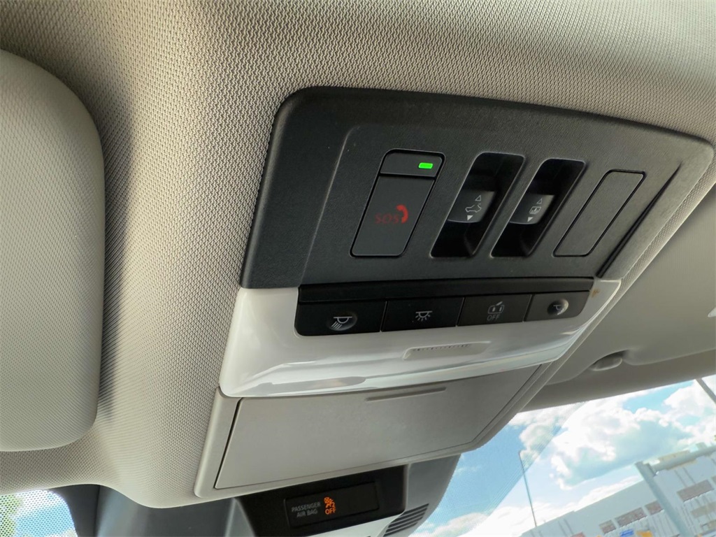 2023 Nissan Rogue SV photo 30