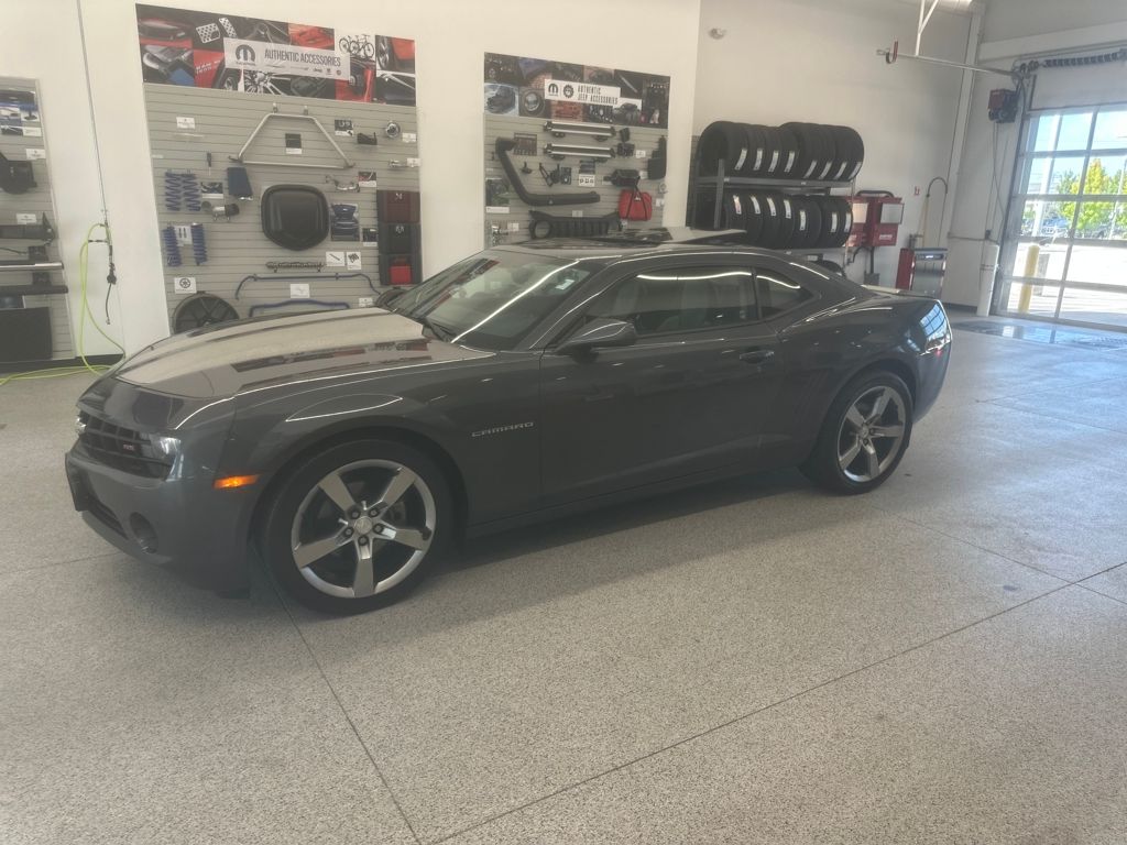 2011 Chevrolet Camaro 2LT photo 2