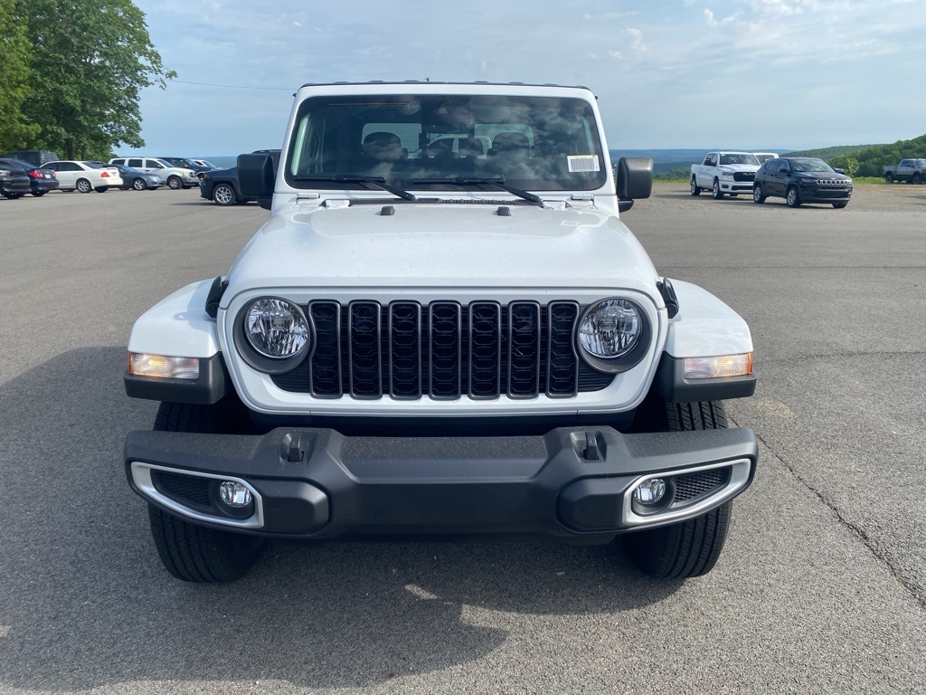 2025 Jeep Gladiator Sport S photo 2