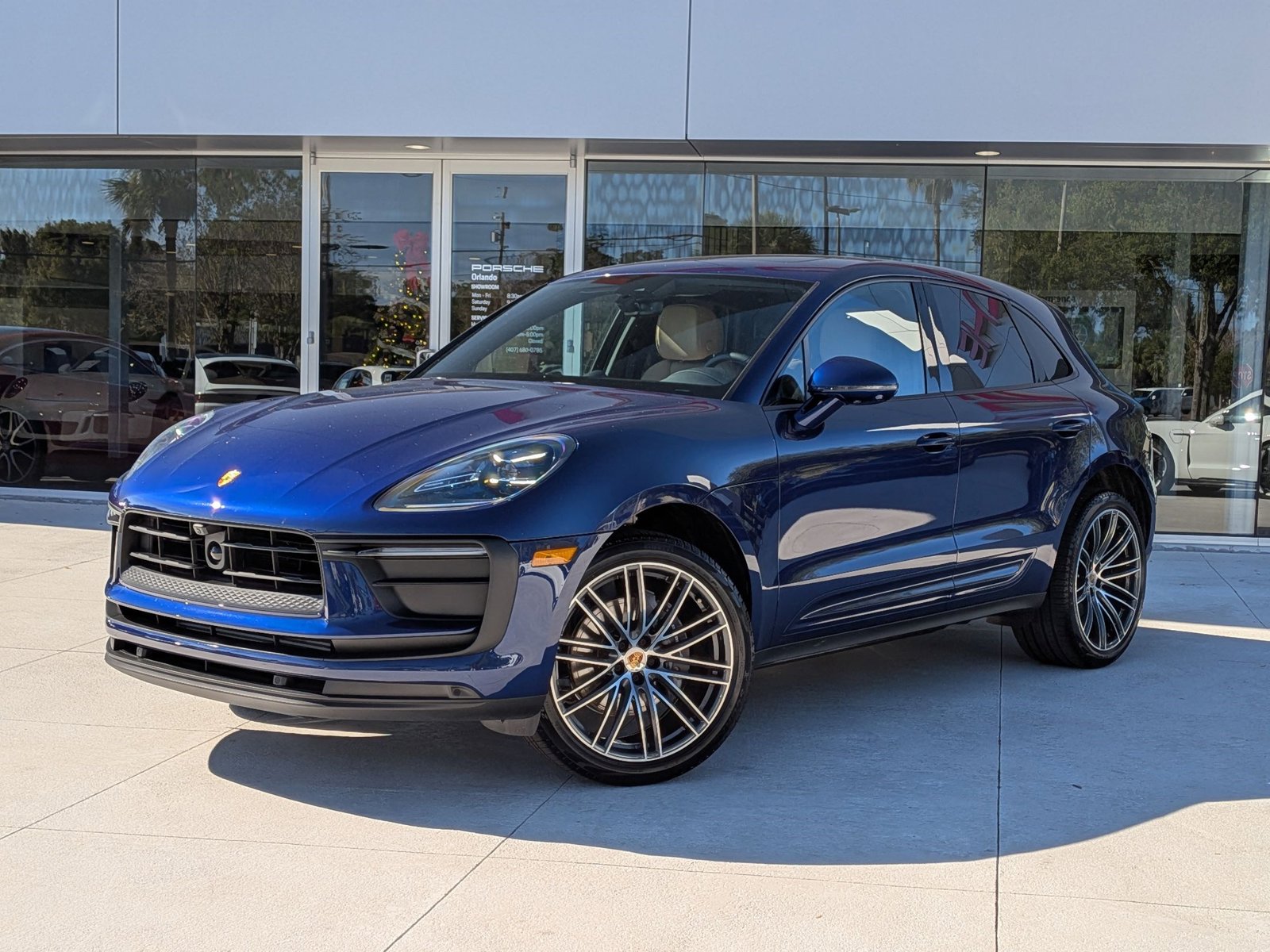 2025 Porsche Macan's photo