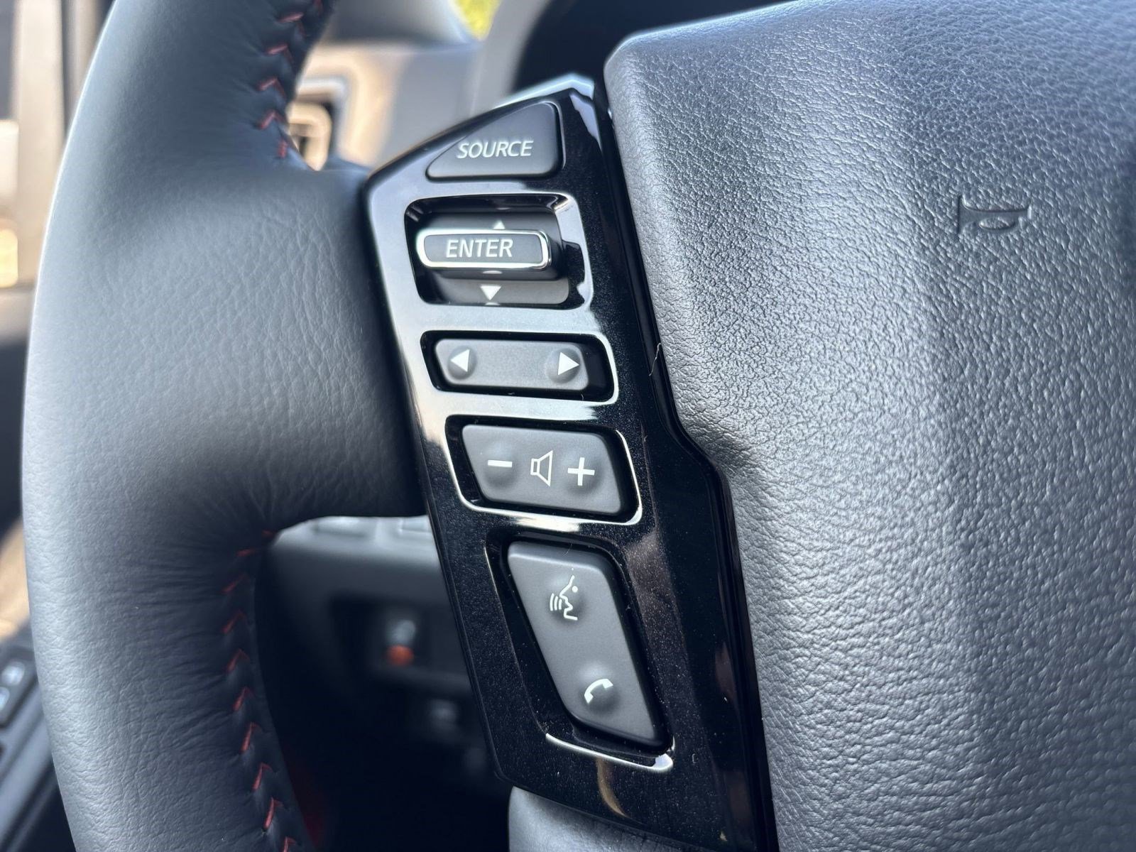 2026 Nissan Frontier Crew Cab PRO-4X photo 18