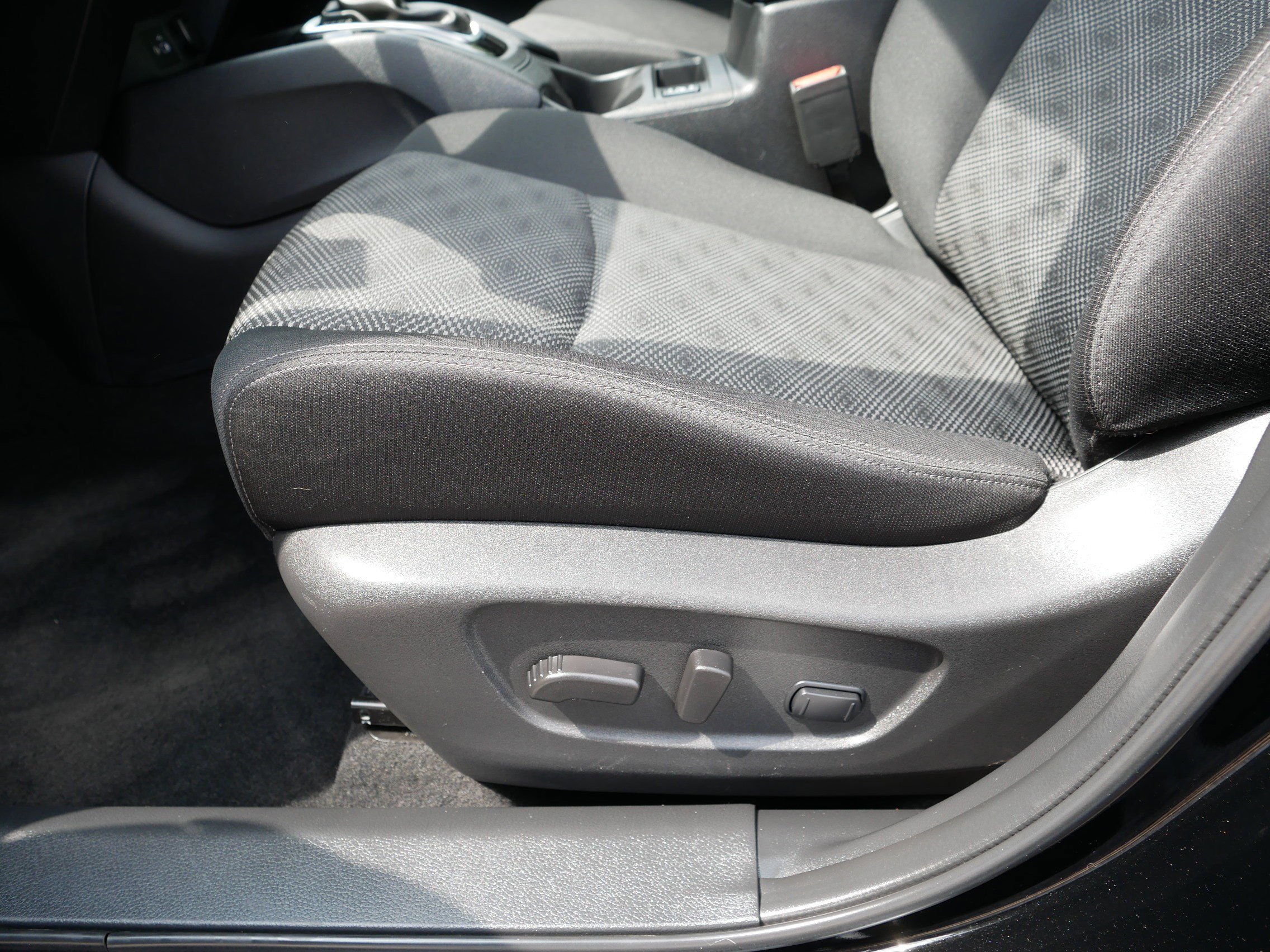 2022 Nissan Rogue Sport SV photo 20