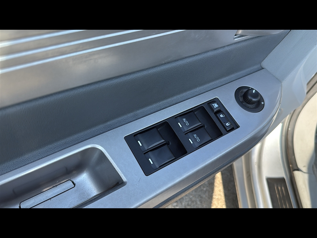 2008 Chrysler Sebring LX photo 8