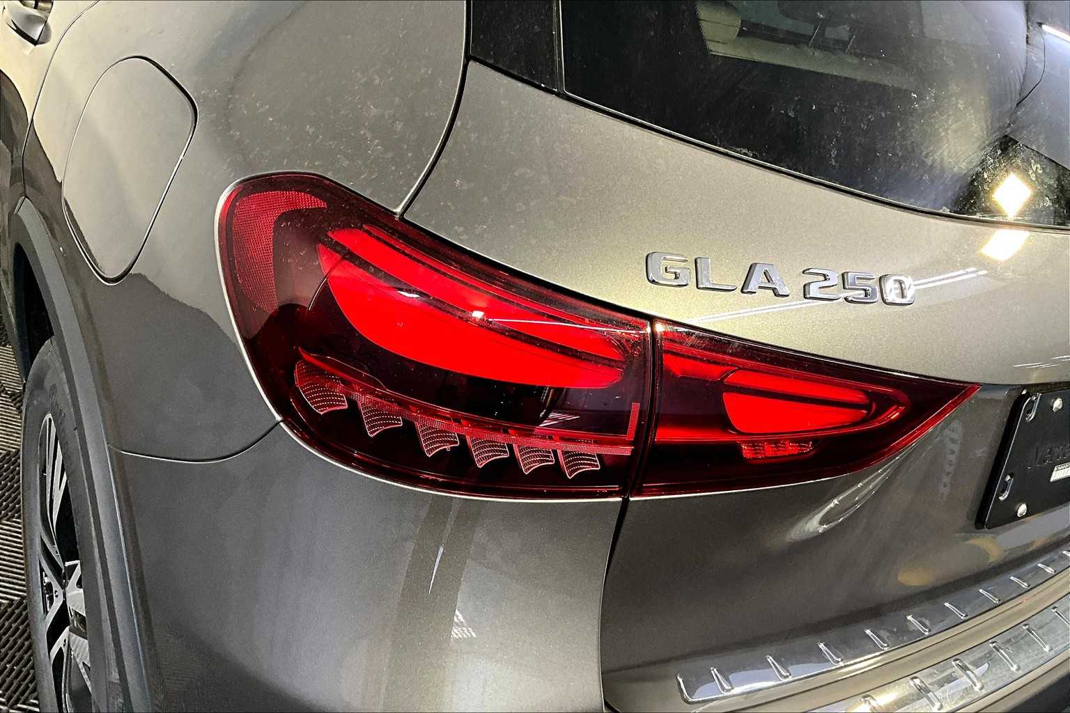 2026 Mercedes Benz GLA 250 4MATIC photo 5