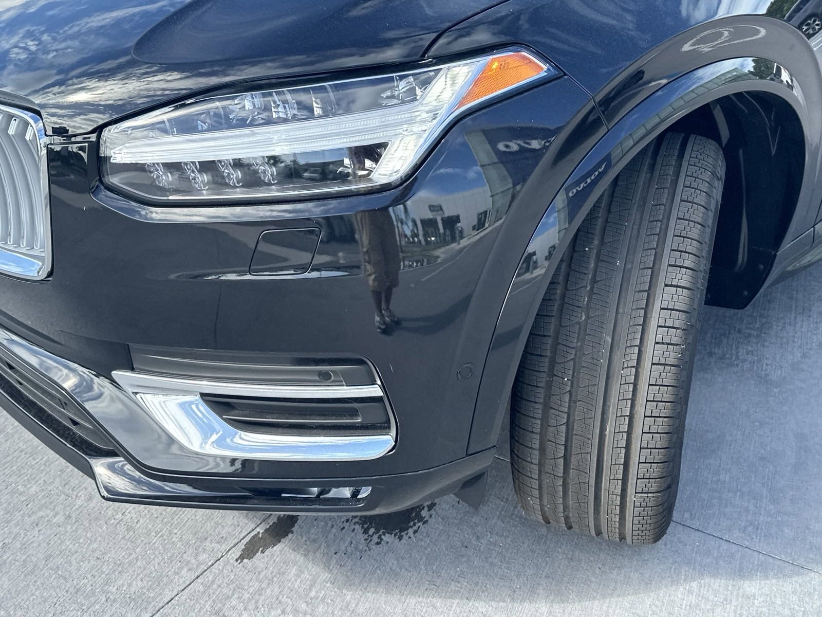 2025 Volvo XC90 AWD Plus photo 3