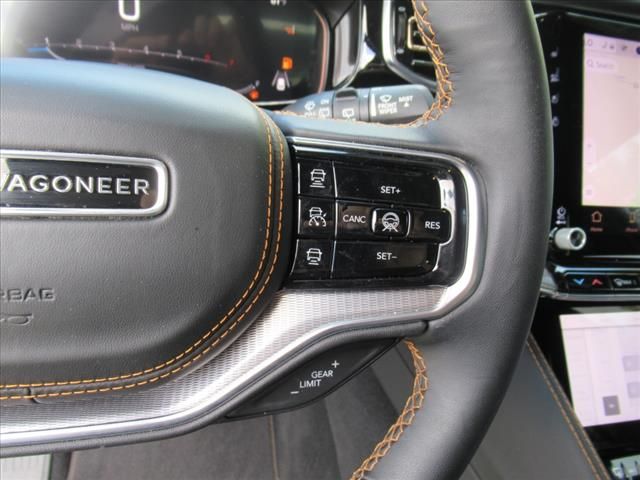 2023 Jeep Grand Wagoneer III photo 33