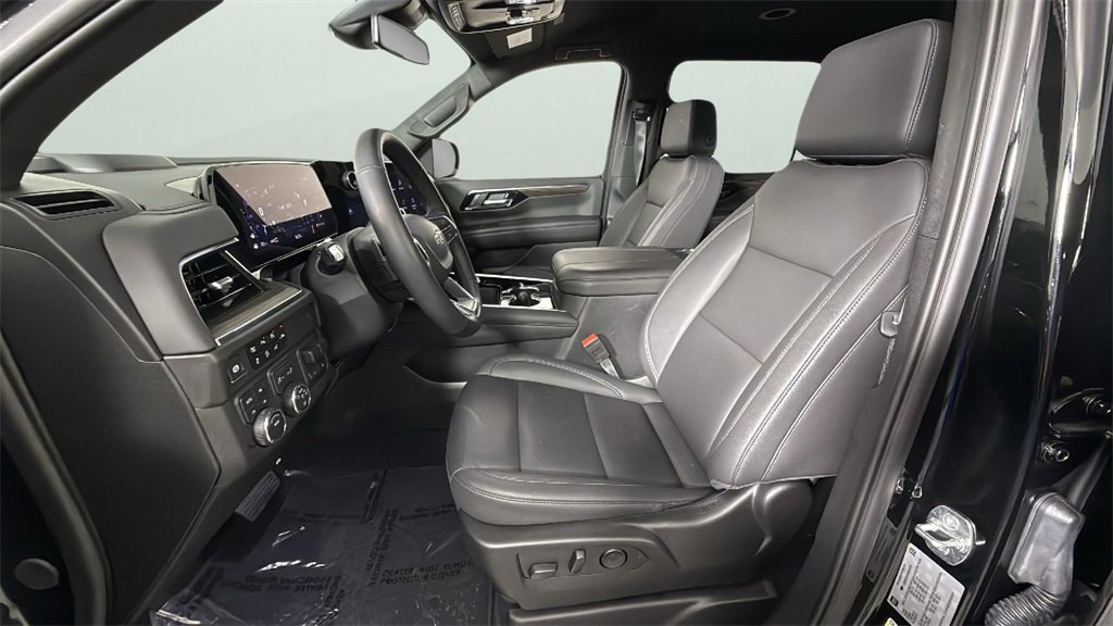 2025 Chevrolet Suburban Z71 photo 15