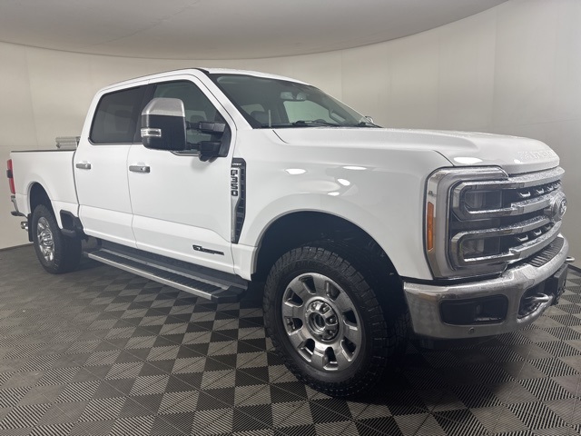 2023 Ford F-350 Super Duty Lariat's photo