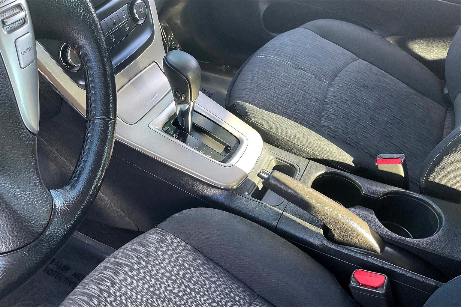 2015 Nissan Sentra SV photo 13
