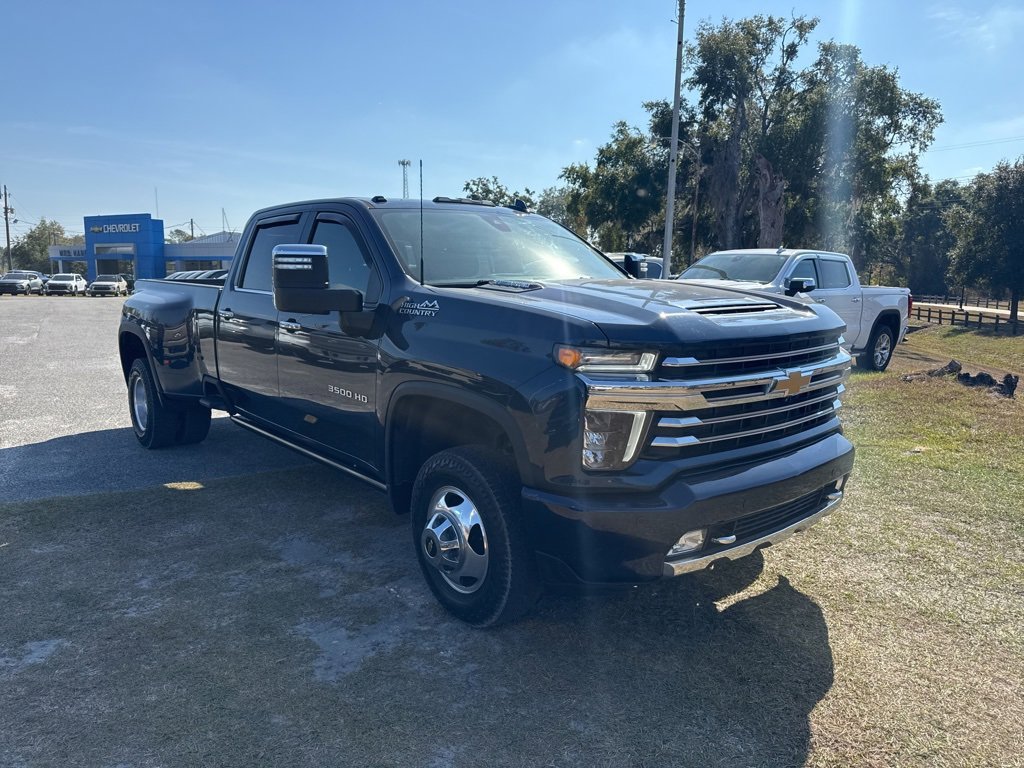 2022 Chevrolet Silverado 3500HD High Country photo 2