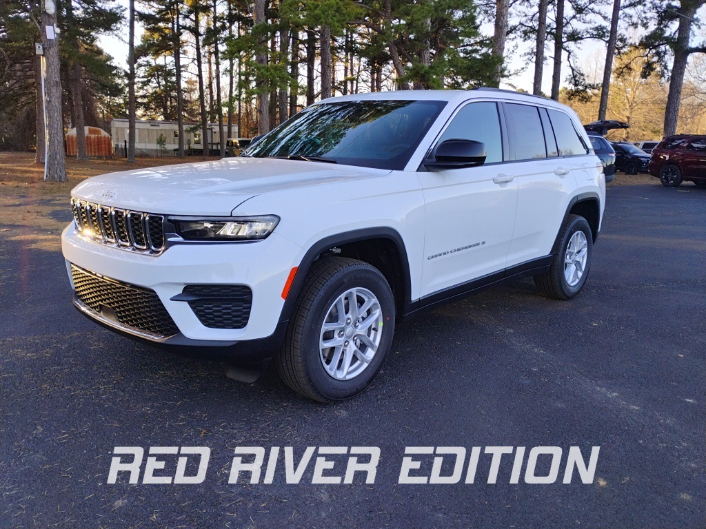 2025 Jeep Grand Cherokee Laredo's photo